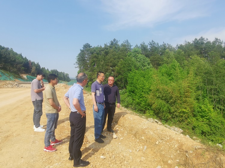 绵九公司党委书记、董事长曾杰赴九绵高速江油段开展督导检查.jpg