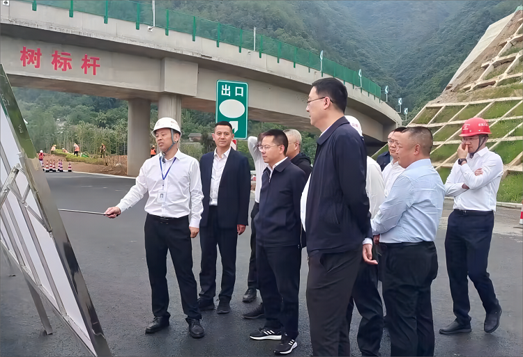 省交通运输厅厅长李永亮调研九绵高速公路项目建设推进情况